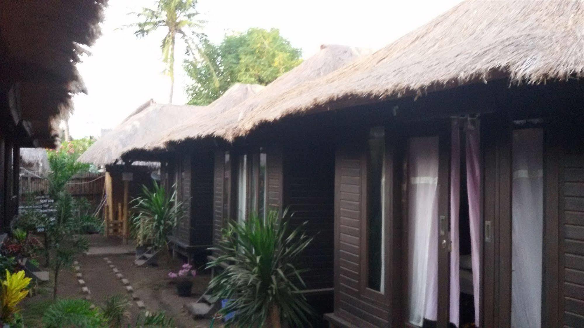 Mosaix Gili Bungalows Gili Trawangan Exterior photo