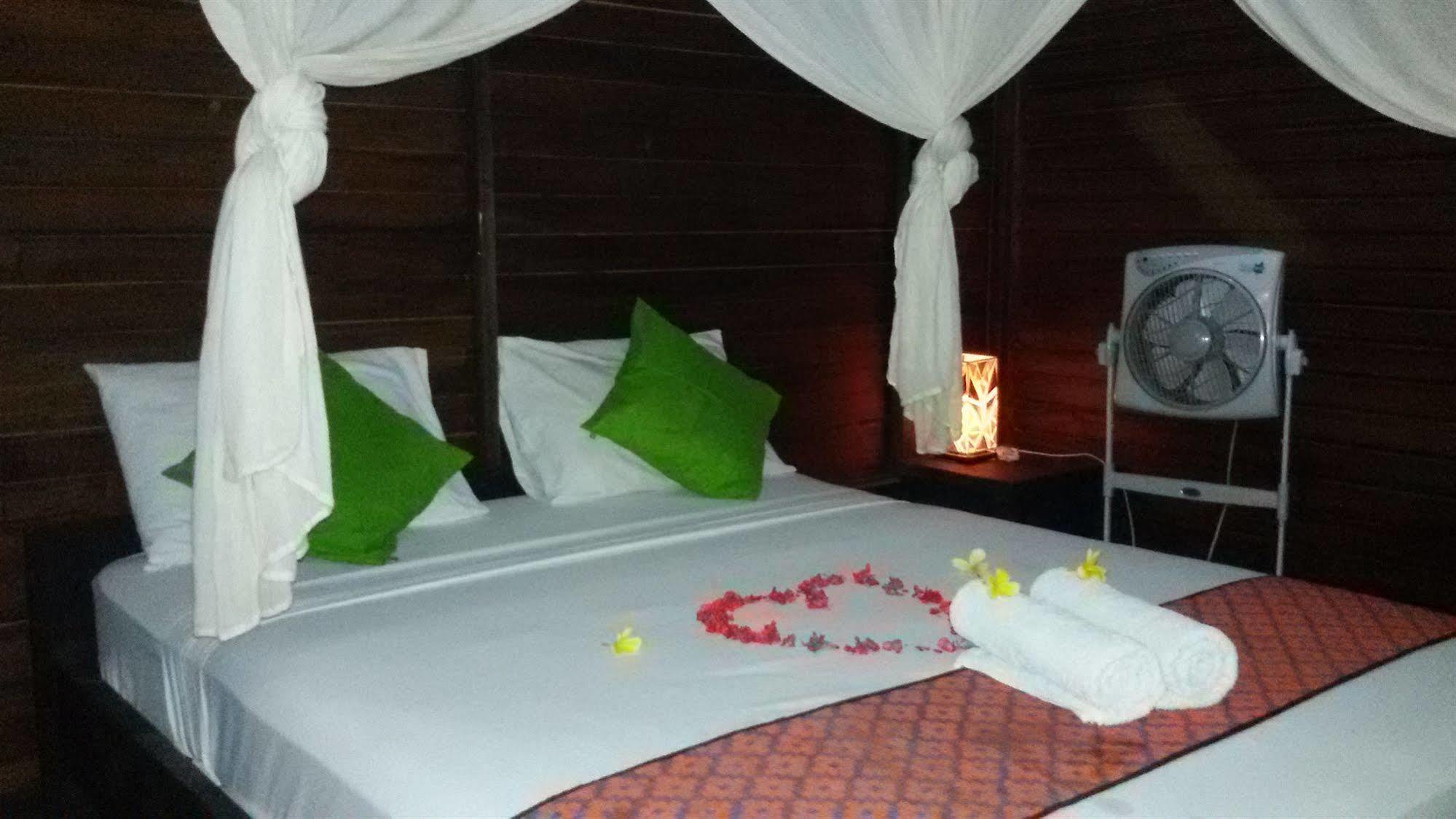 Mosaix Gili Bungalows Gili Trawangan Exterior photo